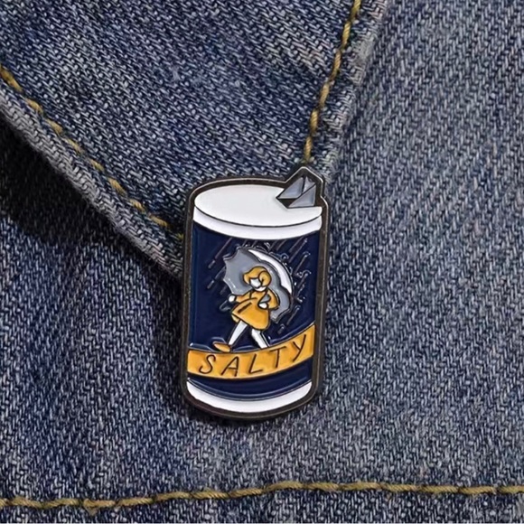 KITCHY & unique Enamel pin-SALTY-perfect for a gift & to add to bundle! - Picture 3 of 4